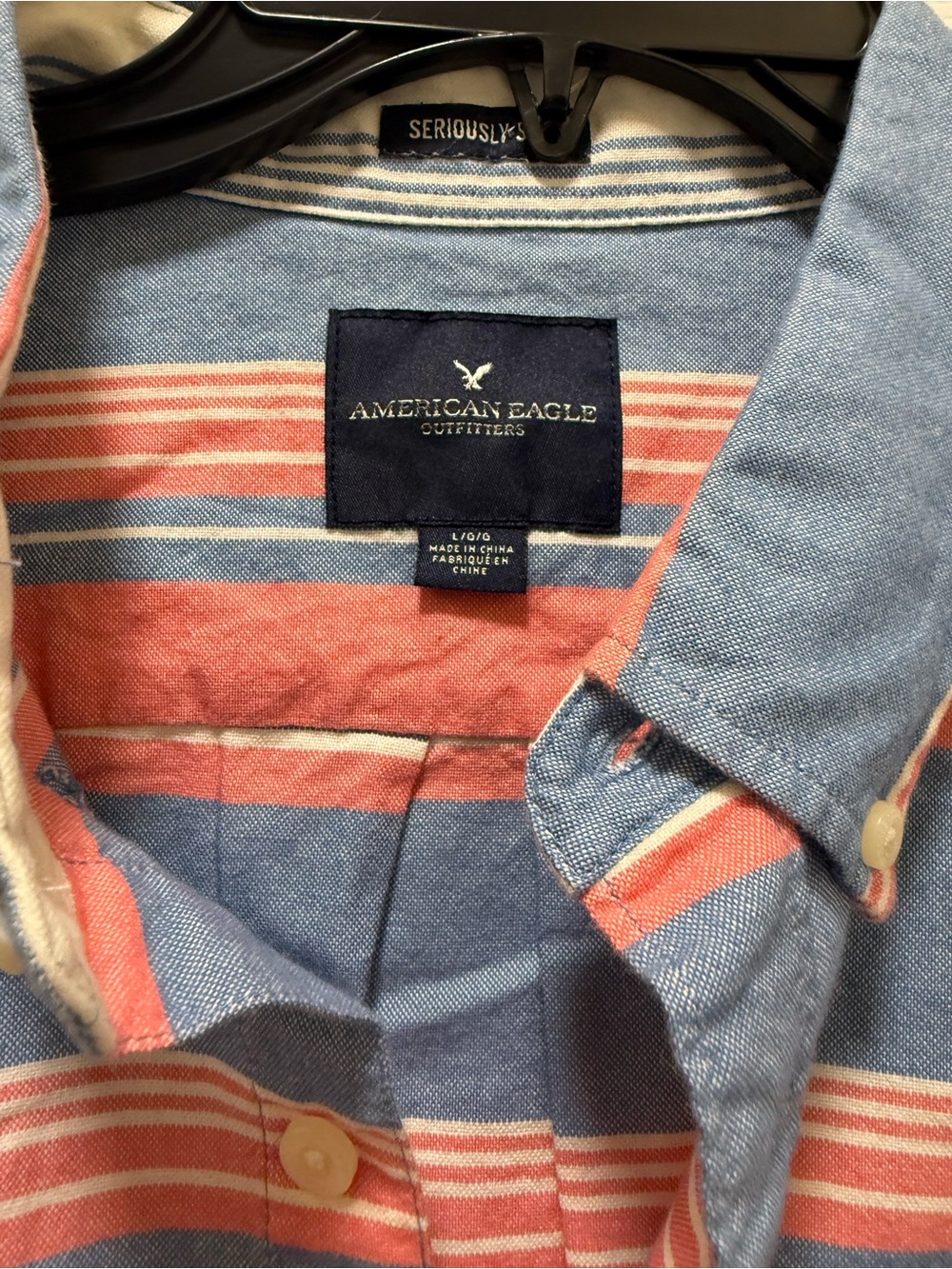 American Eagle Striped Button-Up Shirt in Blue & Coral md